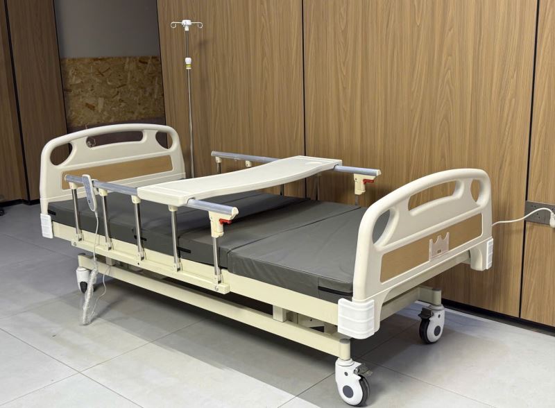 Giường y tế  điện n&acirc;ng hạ chiều cao GBM-091EF