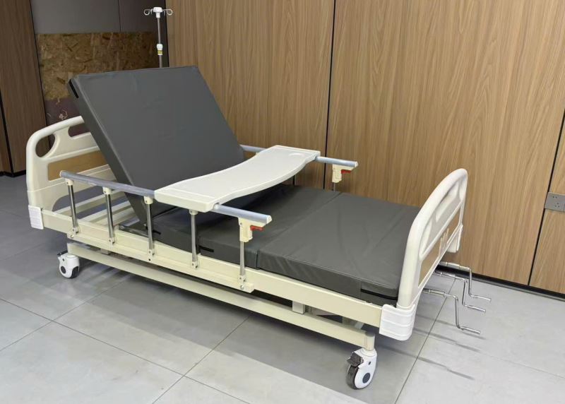 Giường y tế n&acirc;ng hạ 3 tay quay GBm-094AB