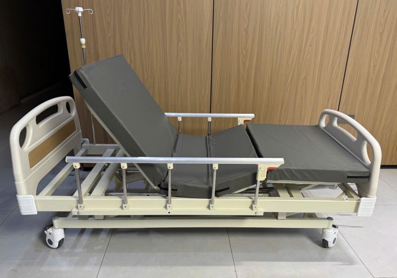 Giường y tế n&acirc;ng hạ 3 tay quay GBM-094AB