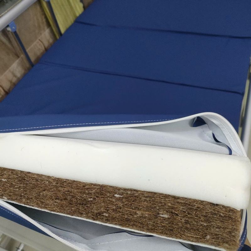 nệm giường y tế 2 tay quay y tế oromi