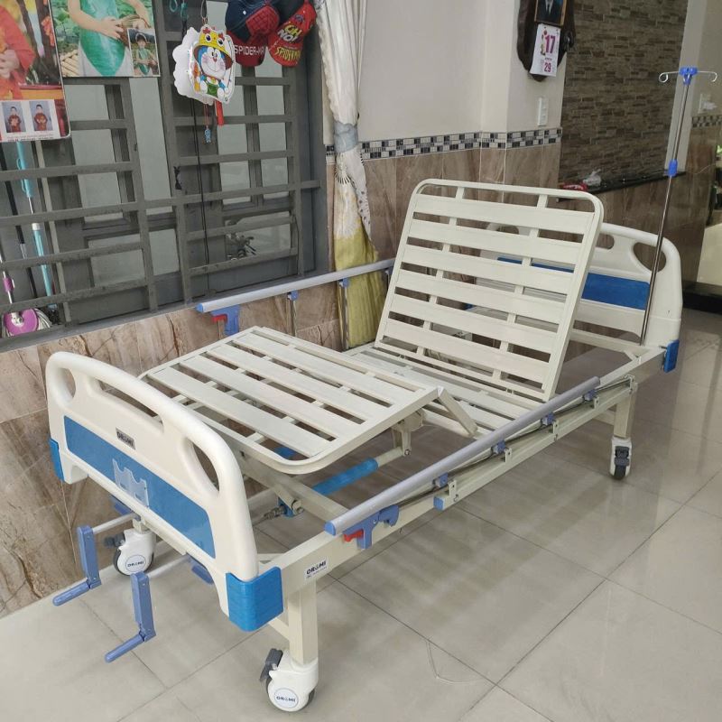 klhung giường y tế 2 tay quay oromi 