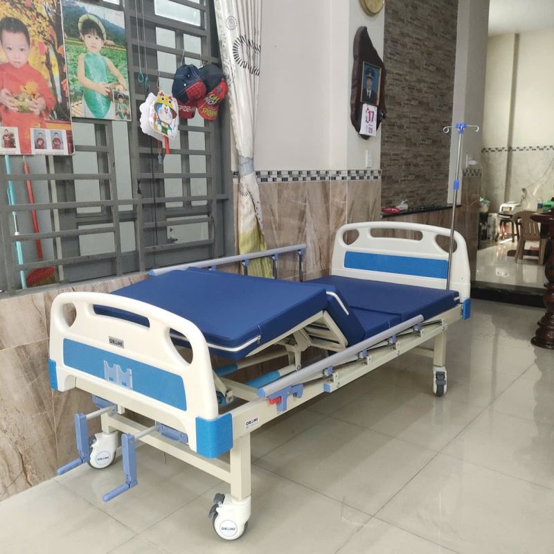 chức năng n&acirc;ng ch&acirc;n giường 2 tay quay oromi