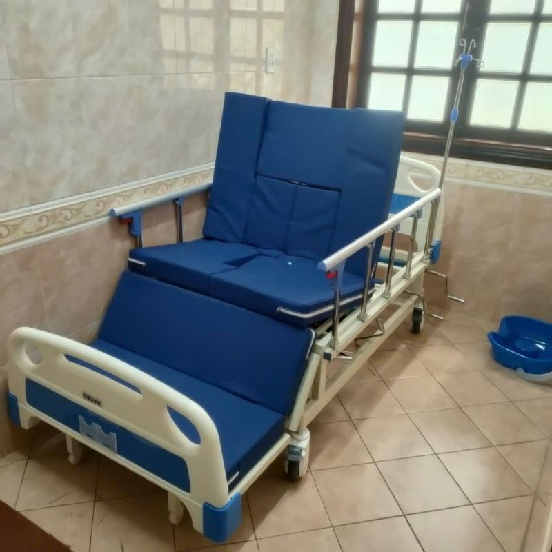 Giường y tế cho người già 