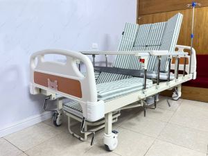 Giường Bệnh 4 Tay Quay OSADA SD-12C  Lõm Chân