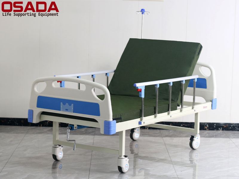 Giường y tế 1 tay quay osada